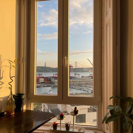 Embassy Arriaga Private Elegance Rooms In Stylish Shared Apartment Lisbona Esterno foto