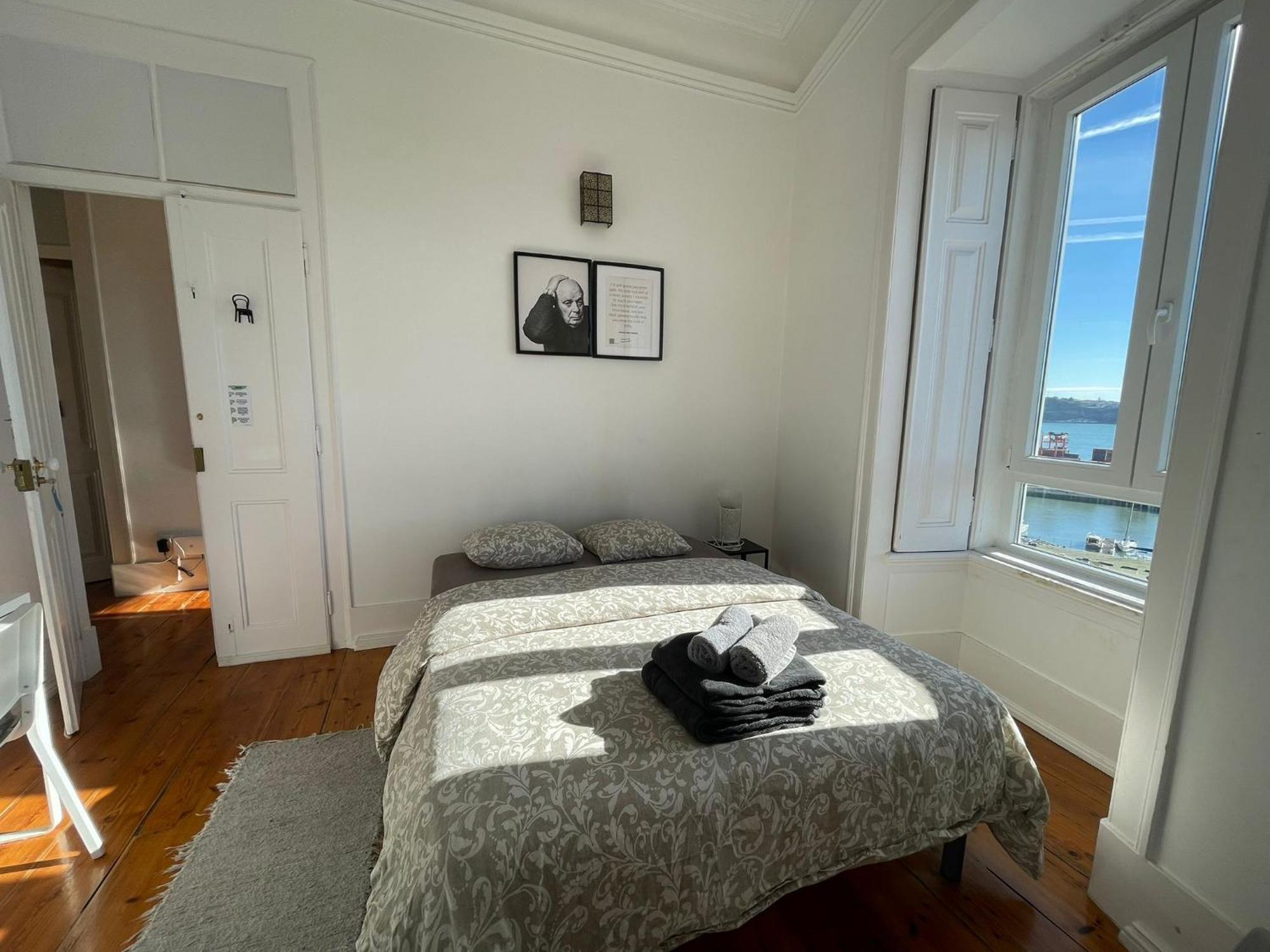 Embassy Arriaga Private Elegance Rooms In Stylish Shared Apartment Lisbona Esterno foto