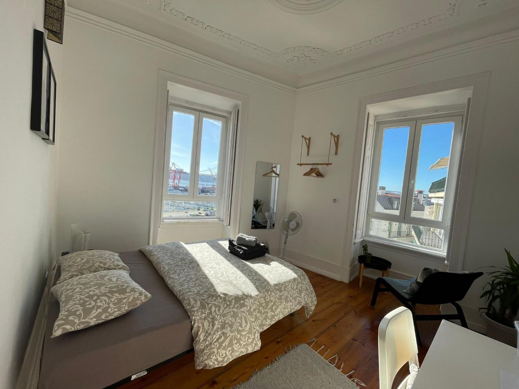 Embassy Arriaga Private Elegance Rooms In Stylish Shared Apartment Lisbona Esterno foto